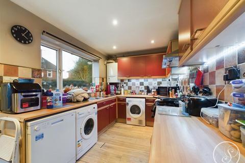 3 bedroom end of terrace house for sale, York Road, Leeds