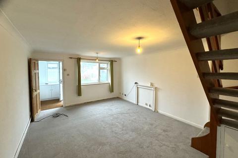 2 bedroom semi-detached house to rent, Staplehurst, Kent