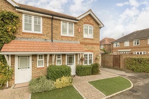 Hutton Close, Walton-On-Thames KT12