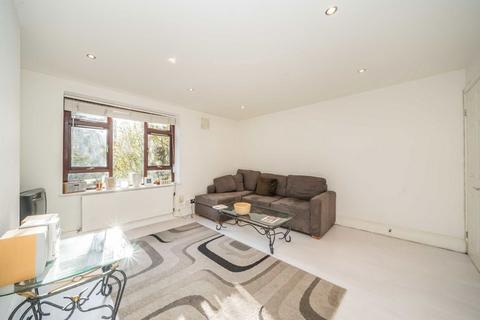 2 bedroom flat for sale, St. Peter's Street, London N1