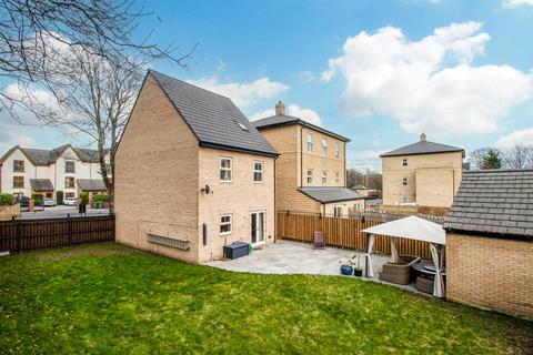 4 bedroom detached house for sale, Voysey Avenue, Castleford WF10