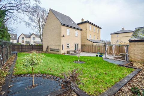 4 bedroom detached house for sale, Voysey Avenue, Castleford WF10