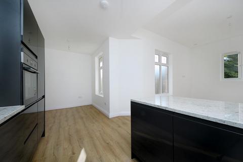 2 bedroom flat for sale, Woodfield Road, London