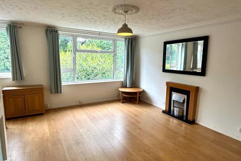 2 bedroom house to rent, 127 Middleton Hall Road, Birmingham B30