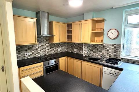 2 bedroom house to rent, 127 Middleton Hall Road, Birmingham B30