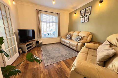 3 bedroom terraced house for sale, Guildford Road, Ilford