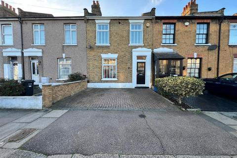 3 bedroom terraced house for sale, Guildford Road, Ilford