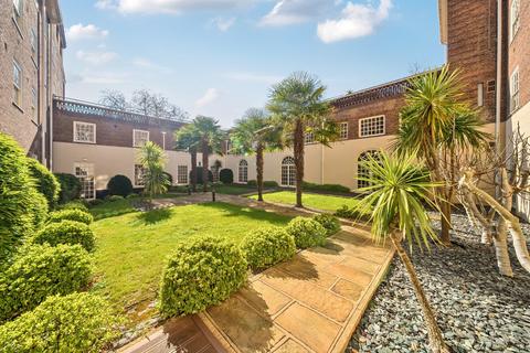 1 bedroom flat for sale, Scott Avenue, Putney, London, SW15