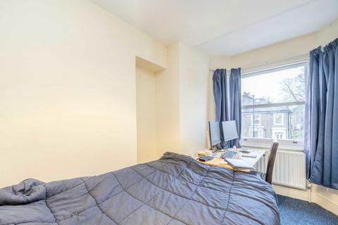 2 bedroom flat to rent, South Lambeth Road, London SW8