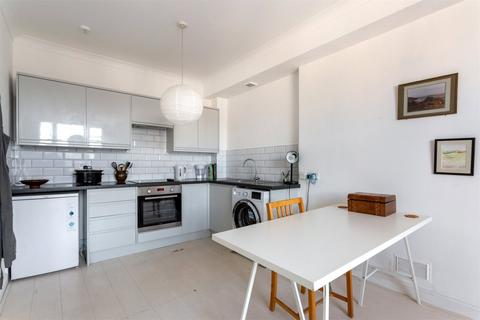 1 bedroom apartment for sale, Adelaide Crescent, East Sussex BN3