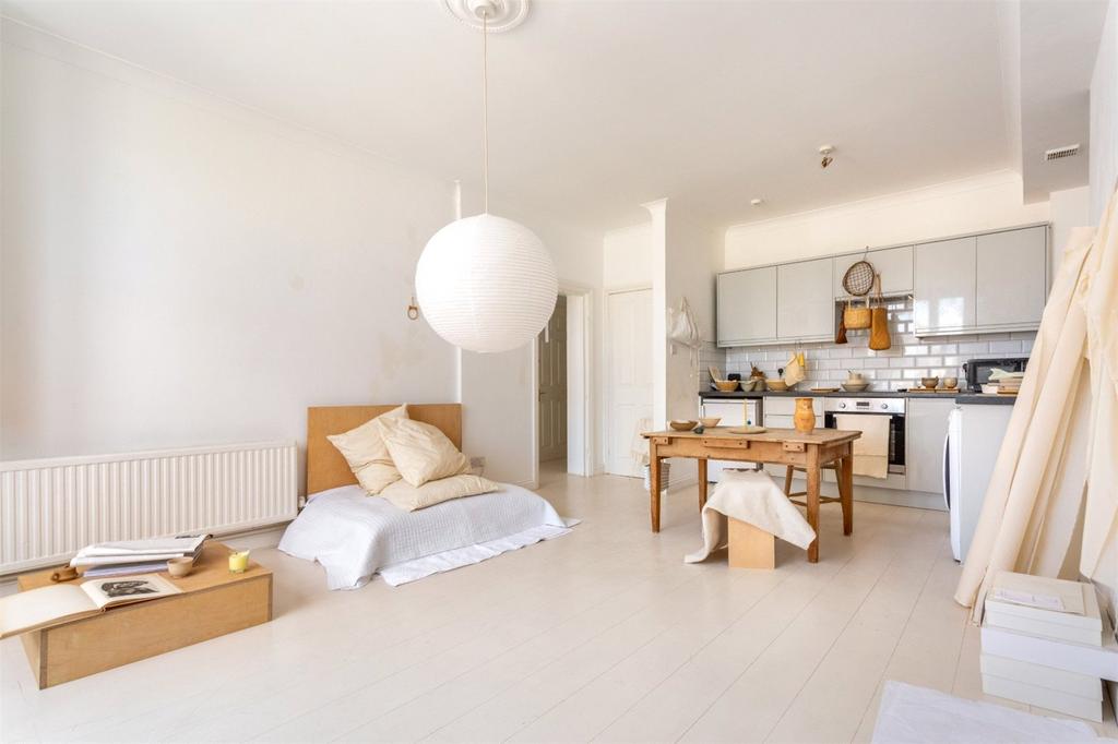 Apartment in Hove - View 4