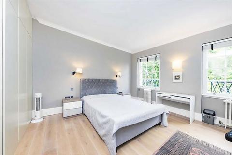 3 bedroom flat to rent, Gloucester Square, London W2