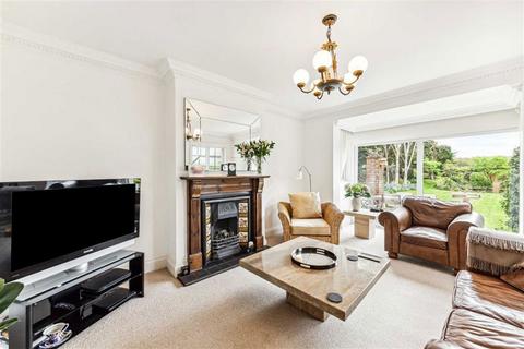 3 bedroom detached house for sale, The Crossway, London SE9