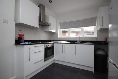 4 bedroom house to rent, Braybrook Street, East Acton, W12 0AP