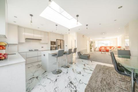 22 Denham Way, Denham, Uxbridge, UB9 5AX
