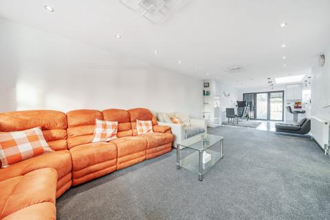 22 Denham Way, Denham, Uxbridge, UB9 5AX