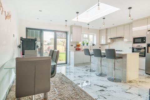22 Denham Way, Denham, Uxbridge, UB9 5AX