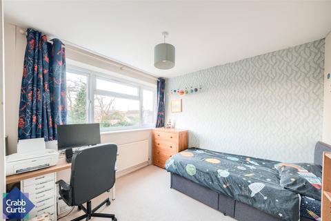 3 Burges Grove, Warwick, CV34 5TN