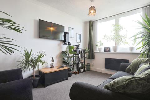 2 bedroom apartment for sale, Jellicoe House, Capstan Road, Hull, HU6 7AS