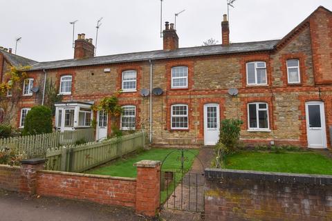 2 bedroom property to rent, Brackley Road, Towcester, NN12