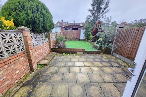 10 Willow Street, London, E4 7EG