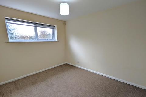 2 bedroom maisonette to rent, 146B Connaught Road, Woking GU24