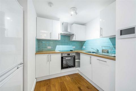 3 bedroom flat to rent, Christchurch Avenue, London NW6