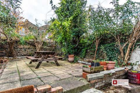 4 bedroom terraced house to rent, Dunlace Road, London, E5