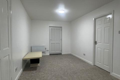 3 bedroom flat to rent, Abercorn Gardens, Romford, Essex, RM6