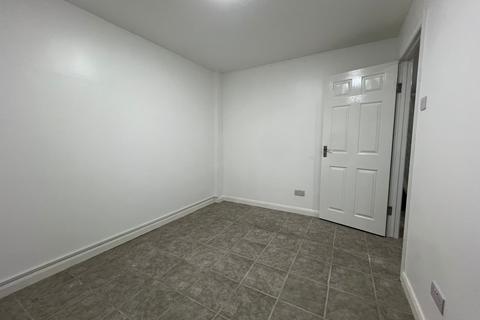 3 bedroom flat to rent, Abercorn Gardens, Romford, Essex, RM6