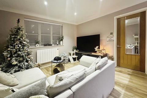 47 Broadhurst, Farnborough, GU14 9XA