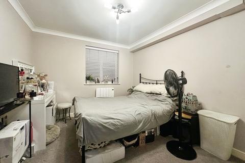 47 Broadhurst, Farnborough, GU14 9XA