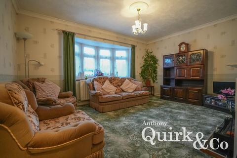 2 bedroom semi-detached bungalow for sale, Montague Place, Canvey Island, SS8