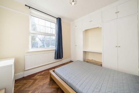 4 bedroom flat to rent, St. Cuthberts Road, London NW2