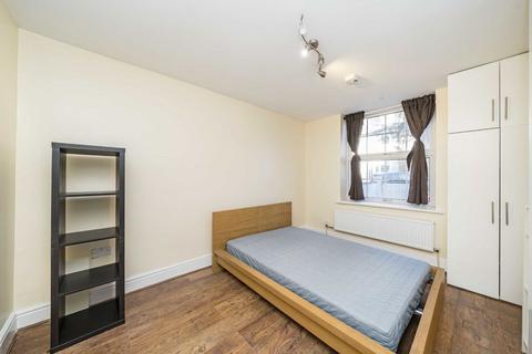 4 bedroom flat to rent, St. Cuthberts Road, London NW2