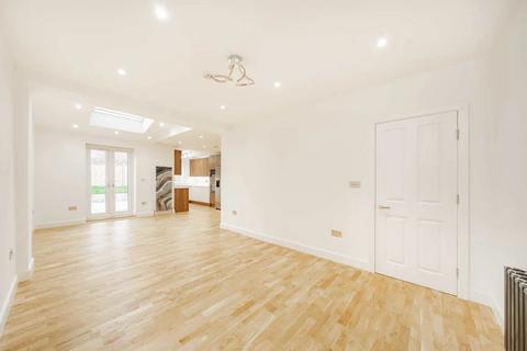 6 bedroom semi-detached house to rent, Addington Drive, New Barnet, N12