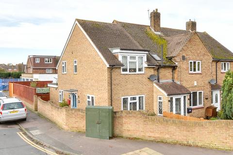 2 bedroom end of terrace house for sale, Frittenden Road, Wainscott, Rochester, Kent