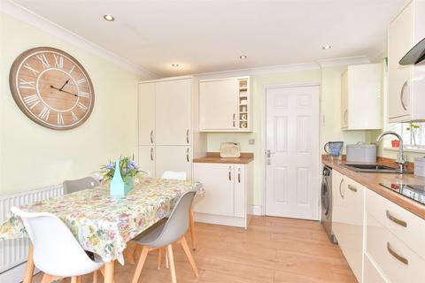 2 bedroom end of terrace house for sale, Frittenden Road, Wainscott, Rochester, Kent