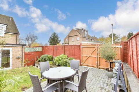 2 bedroom end of terrace house for sale, Frittenden Road, Wainscott, Rochester, Kent