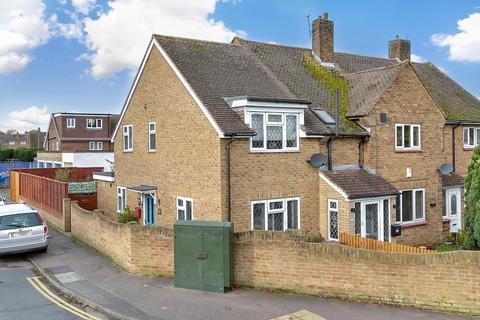 2 bedroom end of terrace house for sale, Frittenden Road, Wainscott, Rochester, Kent