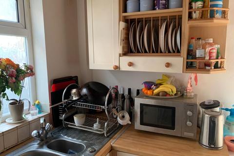 1 bedroom in a house share to rent, Spring Grove Road, Hounslow TW3