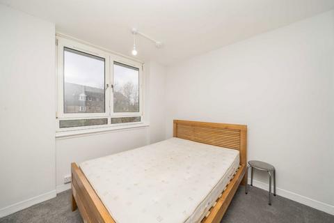 3 bedroom flat to rent, Rolls Road, London SE1