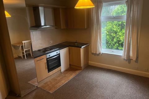 1 bedroom in a house share to rent, London Road, Camberley