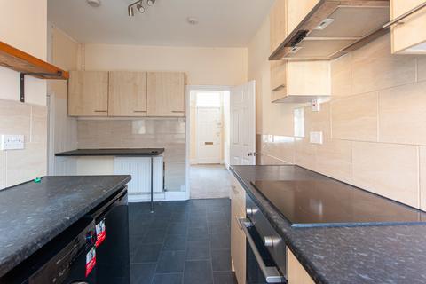 2 bedroom terraced house to rent, Hubert Street, York YO23