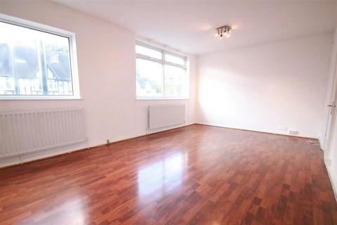 2 bedroom maisonette to rent, Addington Road, Selsdon