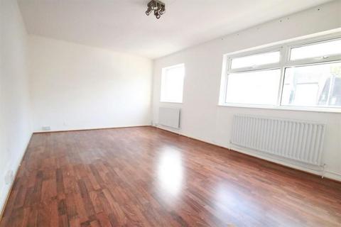 2 bedroom maisonette to rent, Addington Road, Selsdon