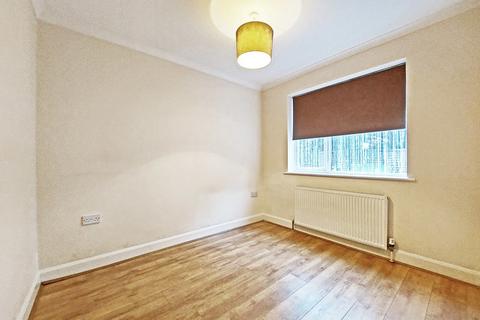 2 bedroom ground floor maisonette for sale, Shaftesbury Avenue, Harrow HA2