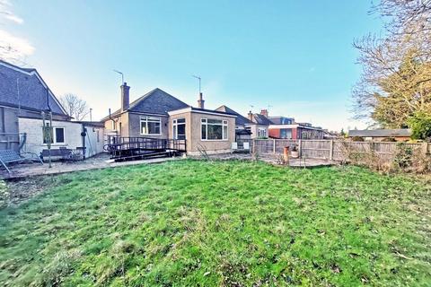 2 bedroom detached bungalow for sale, Fernbrook Drive, Harrow HA2