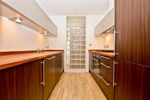 2 bedroom flat to rent, Plumbers Row, Bayswater, E1