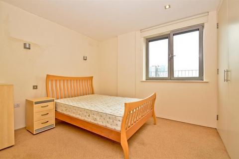 2 bedroom flat to rent, Plumbers Row, Bayswater, E1